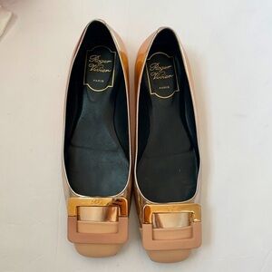 Roger Vivier Tan rose gold U cut Trompette ballet flats 37